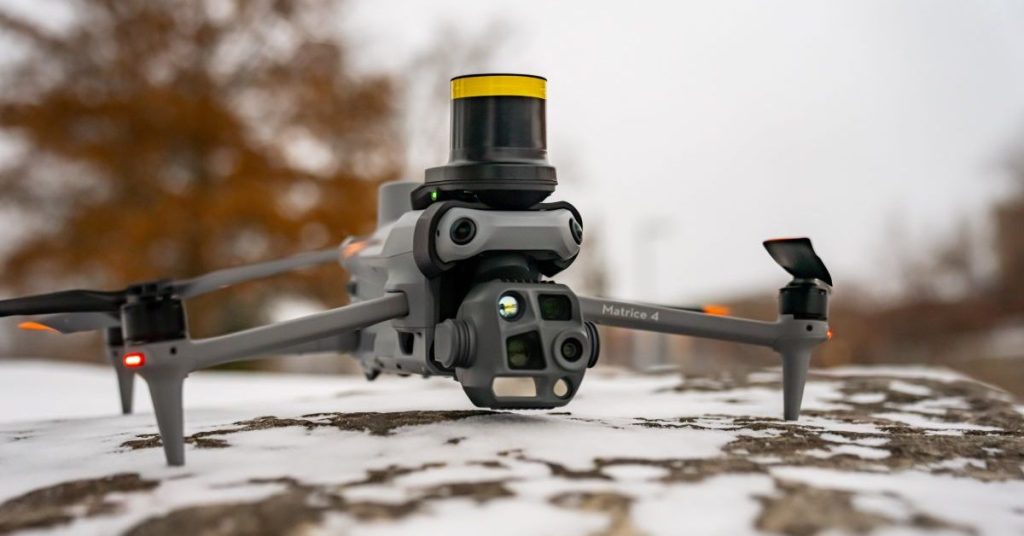 FAA valide le parachute AVSS pour les drones DJI Matrice 4 : sécurité et performance améliorées