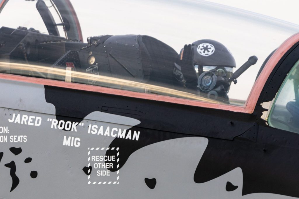Jared Isaacman et le programme Polaris ont enflammé l’EAA AirVenture avec des démonstrations aériennes spectaculaires Jared Isaacman et le programme Polaris ont enflammé l'EAA AirVenture avec des démonstrations aériennes spectaculaires