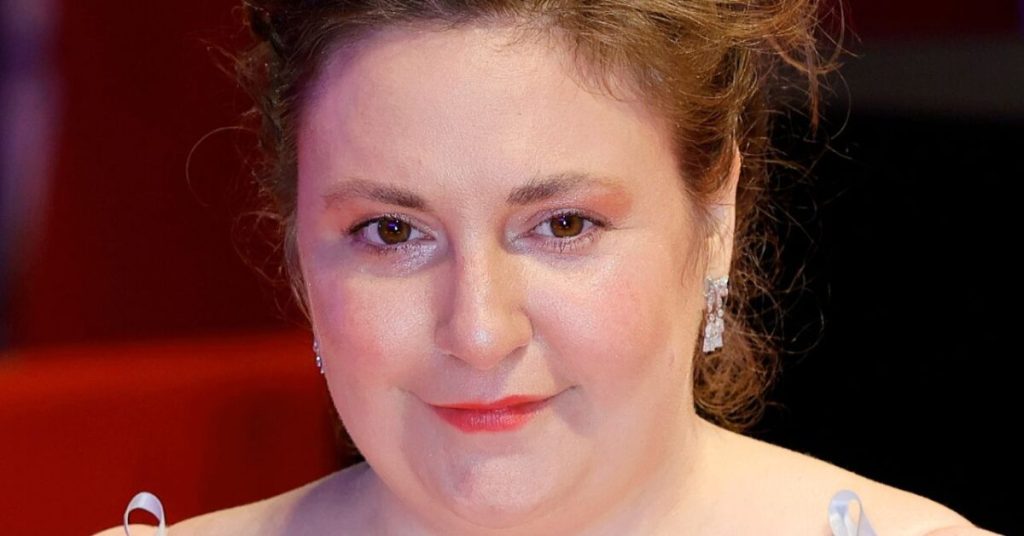 Lena Dunham e la pausa dalla vita pubblica dopo le critiche per la serie Girls: "ero confusa e ho sofferto di PTSD"