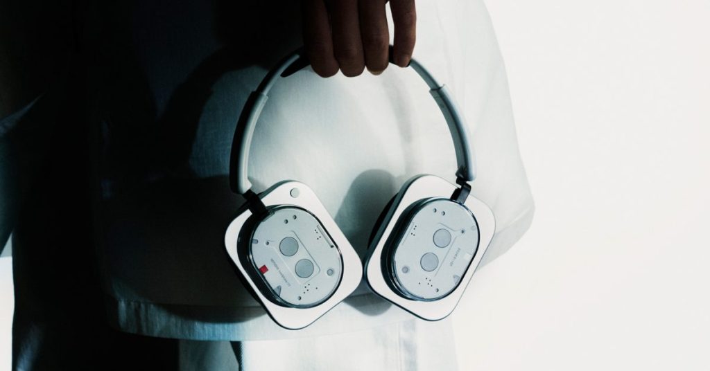 Les écouteurs Nothing Headphone (1) seront lancés le 15 juillet au prix de 254,15 €. Les écouteurs Nothing Headphone (1) seront lancés le 15 juillet au prix de 254,15 €.