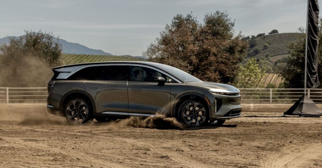 Lucid Gravity SUV surpasse la Corvette Z06 en atteignant 150 mph