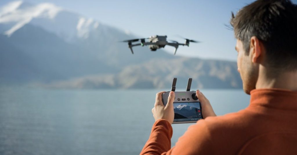 Nouveaux contrôleurs de drones DJI : sécurité renforcée pour vos vols en toute tranquillité Nouveaux contrôleurs de drones DJI : sécurité renforcée pour vos vols en toute tranquillité