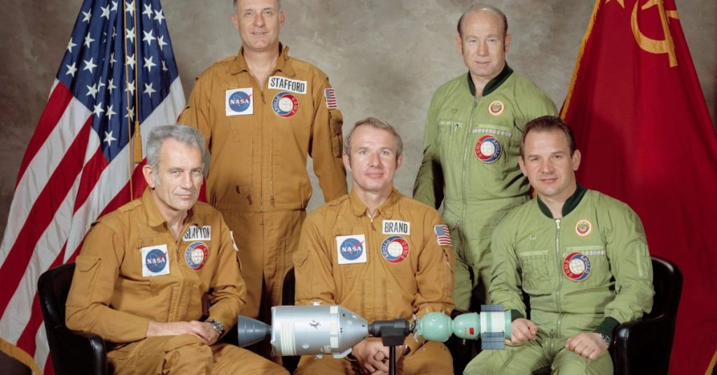 Partenariat exceptionnel : 50 ans de collaboration intergalactique réussie Partenariat exceptionnel : 50 ans de collaboration intergalactique réussie