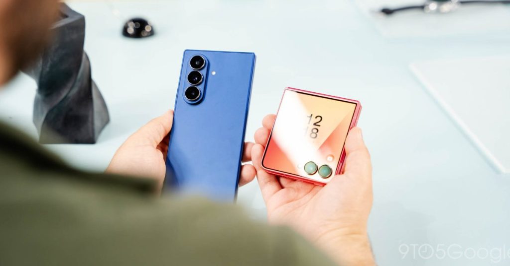 Précommandez dès maintenant le Samsung Galaxy Z Fold 7 ou Flip 7 pour profiter des dernières innovations en matière de smartphones pliables. Le Galaxy Z Fold 7, au prix de 1 999 $ (environ 1 699 €), sera disponible à partir du 25 juillet. Le Galaxy Z Flip 7, proposé à 1 099 $ (environ 934 €), sera également disponible à partir du 25 juillet. (apnews.com) Précommandez dès maintenant le Samsung Galaxy Z Fold 7 ou Flip 7 pour profiter des dernières innovations en matière de smartphones pliables. Le Galaxy Z Fold 7, au prix de 1 999 $ (environ 1 699 €), sera disponible à partir du 25 juillet. Le Galaxy Z Flip 7, proposé à 1 099 $ (environ 934 €), sera également disponible à partir du 25 juillet. (apnews.com)