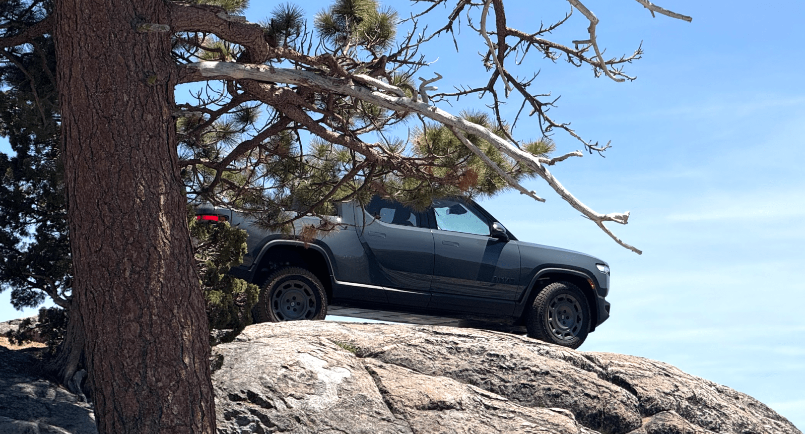 Rivian R1 Quad : le nouveau véhicule électrique qui redéfinit l'image des marques automobles innovantes. - plare. Rivian R1T Quad