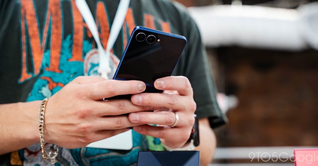 Samsung introduit enfin le support DeX sur le Galaxy Z Flip 7 : une expérience multitâche améliorée.