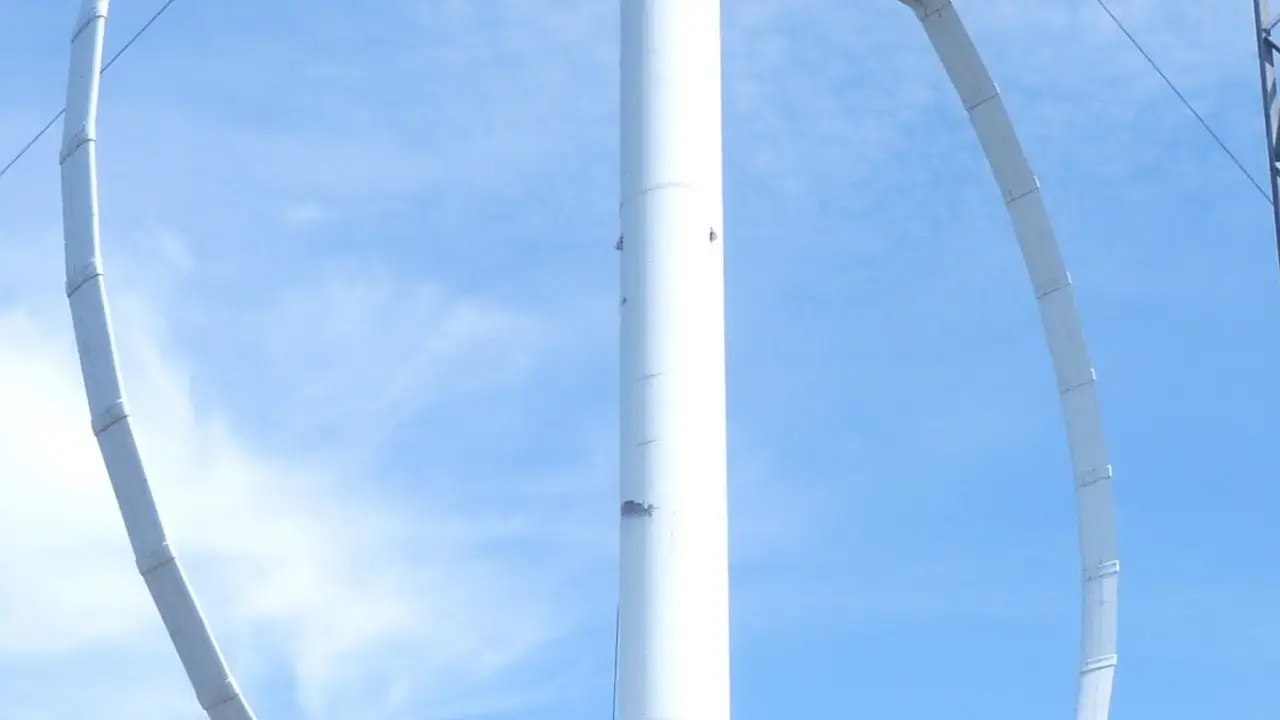 Turbina eolica vertical Darrieus fonctionnement efficacite et domaines dapplication.webp.webp - plare.