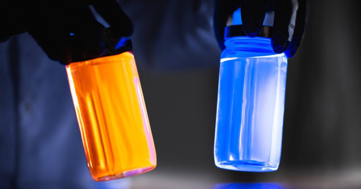 UbiQD Quantum dots glowing with various colors in vials - plare.