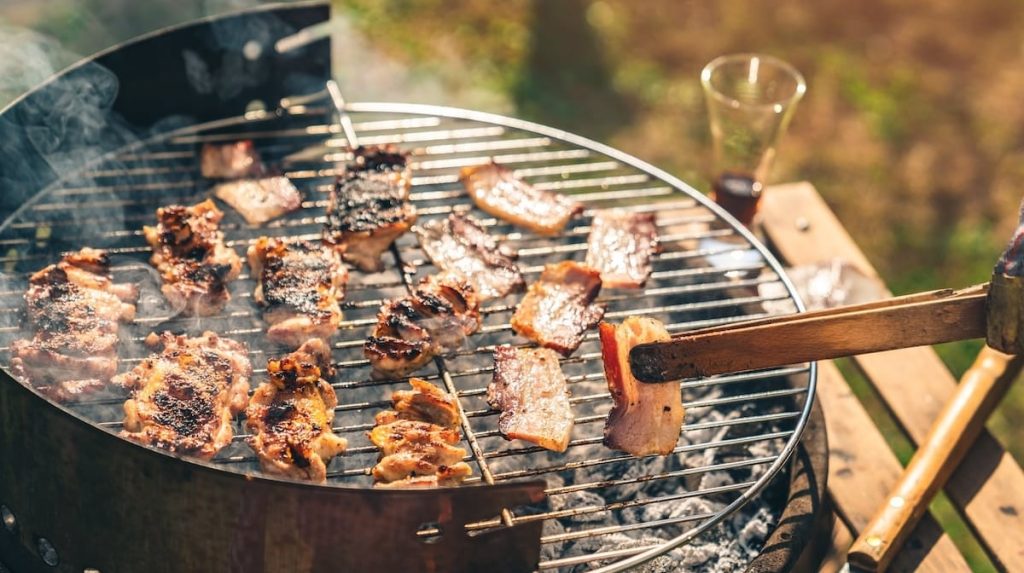 découvrez les tendances 2025 en matière de barbecue ! explorez nos conseils, recettes savoureuses et équipements indispensables pour profiter pleinement de vos grillades et soirées entre amis. préparez-vous à devenir le roi du barbecue cette saison !