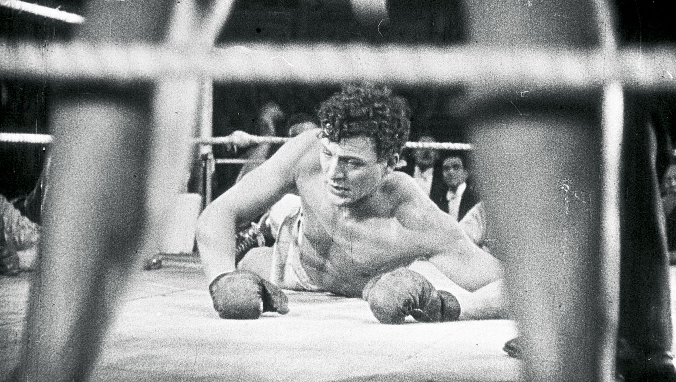 découvrez les boxeurs emblématiques qui ont marqué l'histoire de la boxe avec leurs performances inoubliables et leur impact sur le sport. plongez dans l'univers fascinant de ces champions légendaires et leur héritage.