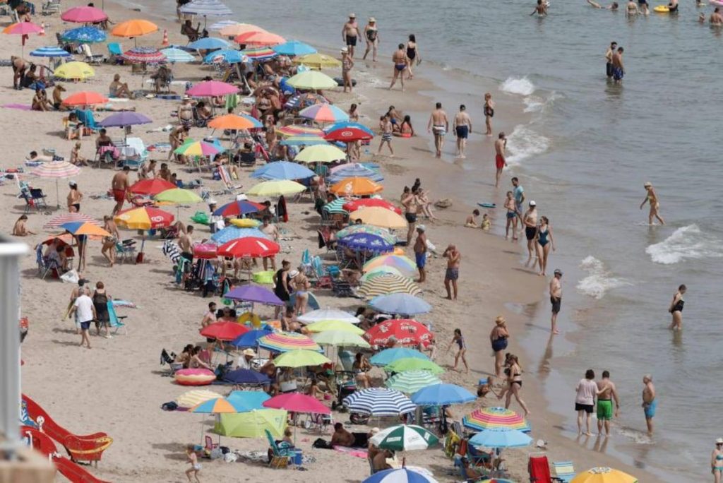 Plages de Valencia fermées temporairement en raison de la contamination fécale : informations essentielles et recommandations