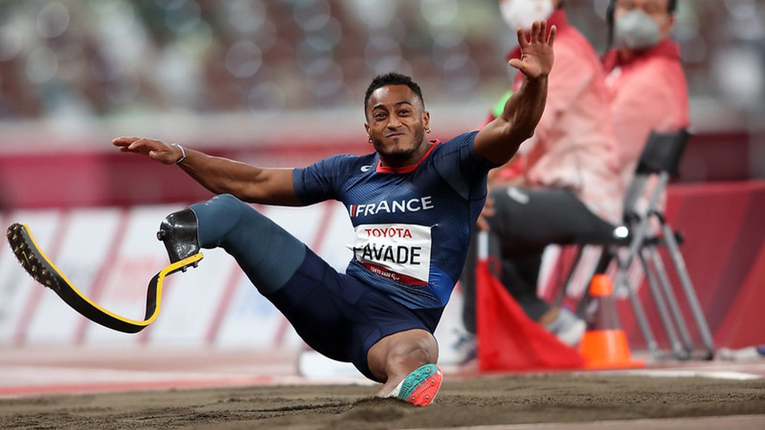 découvrez les exploits impressionnants des athlètes en saut en longueur, leurs performances remarquables et les moments les plus mémorables de cette discipline olympique classique. plongez dans l'univers des sauteurs qui défient la gravité et repoussent les limites de l'excellence sportive.