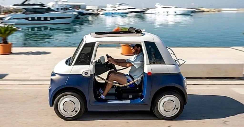 Fiat dévoile un micro véhicule électrique idéal pour la plage tandis que Stellantis augmente sa production