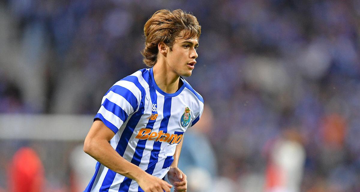 Les 10 icônes légendaires du FC Porto - plare. découvrez l'univers emblématique des icônes du fc porto, un club riche en histoire et en succès. plongez dans la légende des joueurs qui ont marqué les esprits et explorez les symboles qui représentent fièrement cette équipe portugaise de renom.