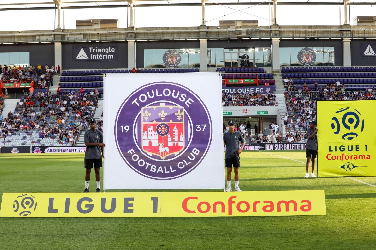 découvrez les icônes emblématiques du toulouse fc, un club riche en histoire et en passion. plongez dans l'univers des joueurs légendaires qui ont marqué l'équipe et explorez leur impact sur le football français.