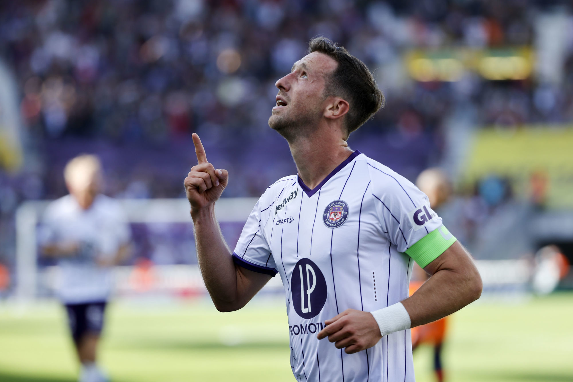 découvrez les icônes du toulouse fc, figure emblématique du football français. plongez dans l'histoire du club, revivez les moments marquants et admirez les joueurs qui ont marqué les esprits. que vous soyez un fervent supporter ou un nouvel amateur, explorez l'univers passionnant du toulouse fc à travers ses icônes.