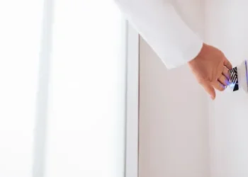 découvrez les installateurs d'alarme fiables à toulouse pour garantir la sécurité de votre maison ou de votre entreprise. bénéficiez d'une expertise locale, d'un service de qualité et de solutions adaptées à vos besoins spécifiques en matière de sécurité.