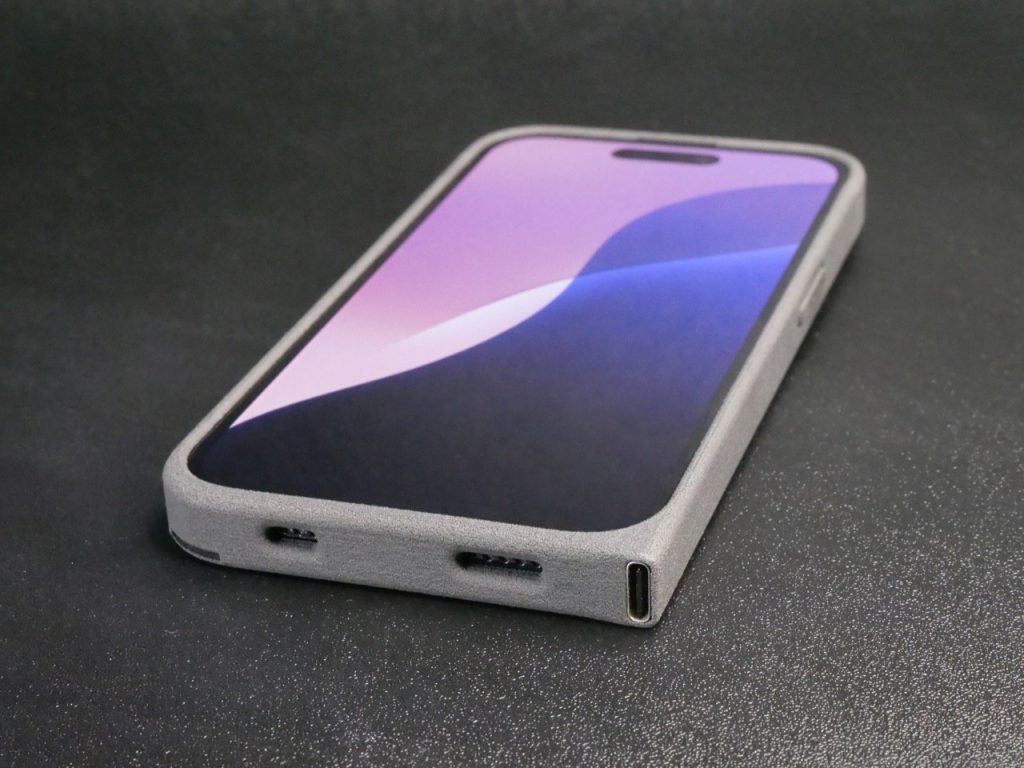 Découvrez comment cette coque universelle pour iPhone transforme tous les anciens modèles en appareils modernes avec un port USB-C !