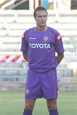 découvrez les légendes emblématiques de la fiorentina, un club historique au cœur du football italien. plongez dans l'héritage des joueurs qui ont marqué l'histoire de la viola et revivez les moments inoubliables qui ont façonné sa renommée.