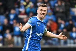Les 10 légendes du KRC Genk qui ont marqué l'histoire du club - plare. découvrez les légendes de krc genk, le club emblématique du football belge. revivez les moments forts, les joueurs ayant marqué l'histoire et les grandes équipes qui ont fait vibrer les supporters. plongez dans l'univers passionnant de krc genk et célébrez son héritage.