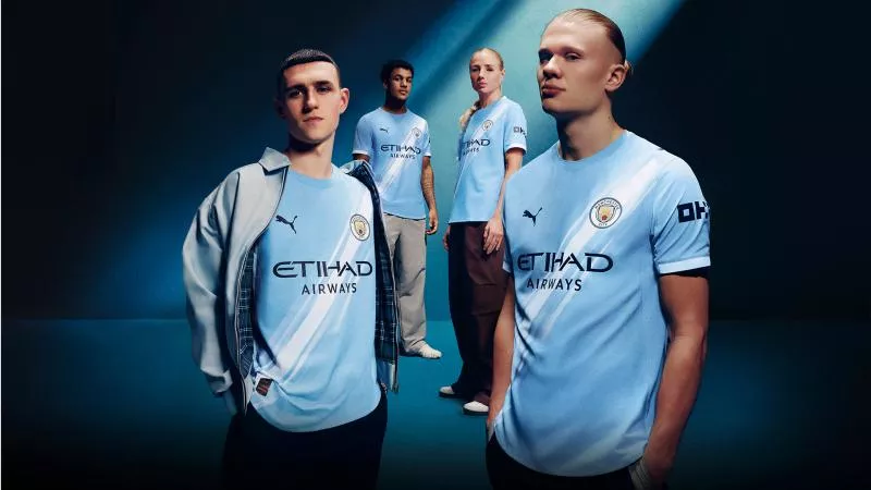 Les 10 légendes qui ont marqué l'histoire de Manchester City - plare. découvrez les légendes de manchester city, des joueurs emblématiques qui ont marqué l'histoire du club. plongez dans les récits de ces héros qui ont forgé l'identité et le succès de l'équipe à travers les décennies.