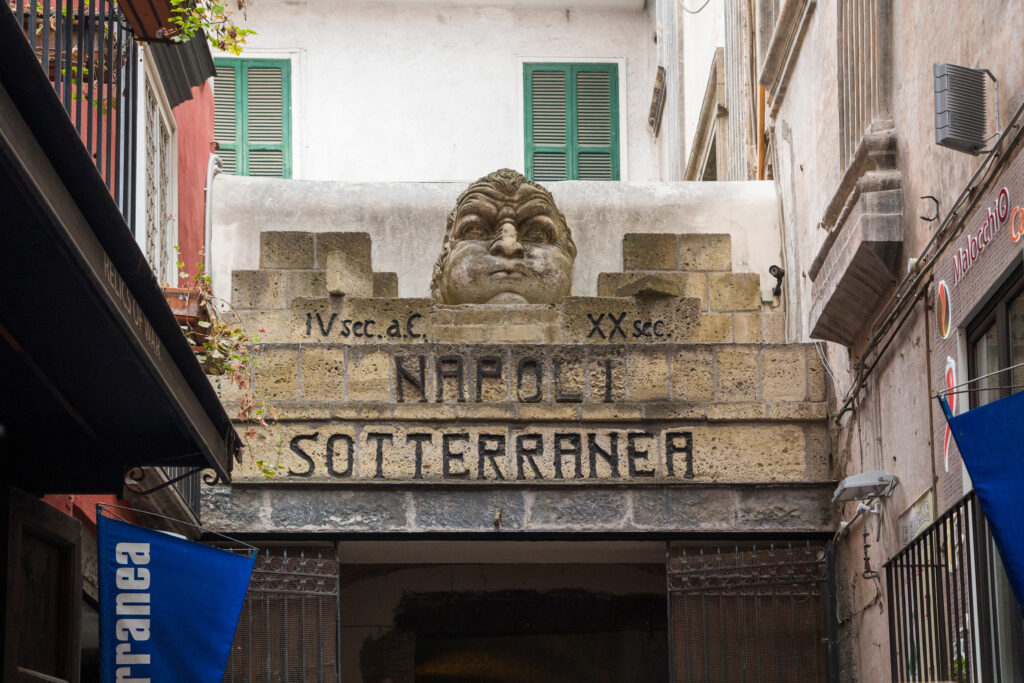 Les 10 légendes qui ont marqué l'histoire du club de Naples - plare. découvrez les légendes fascinantes de naples, une ville aux histoires envoûtantes mêlant mythes, traditions et culture. plongez dans l'univers captivant des récits qui ont façonné l'identité de cette cité italienne emblématique.