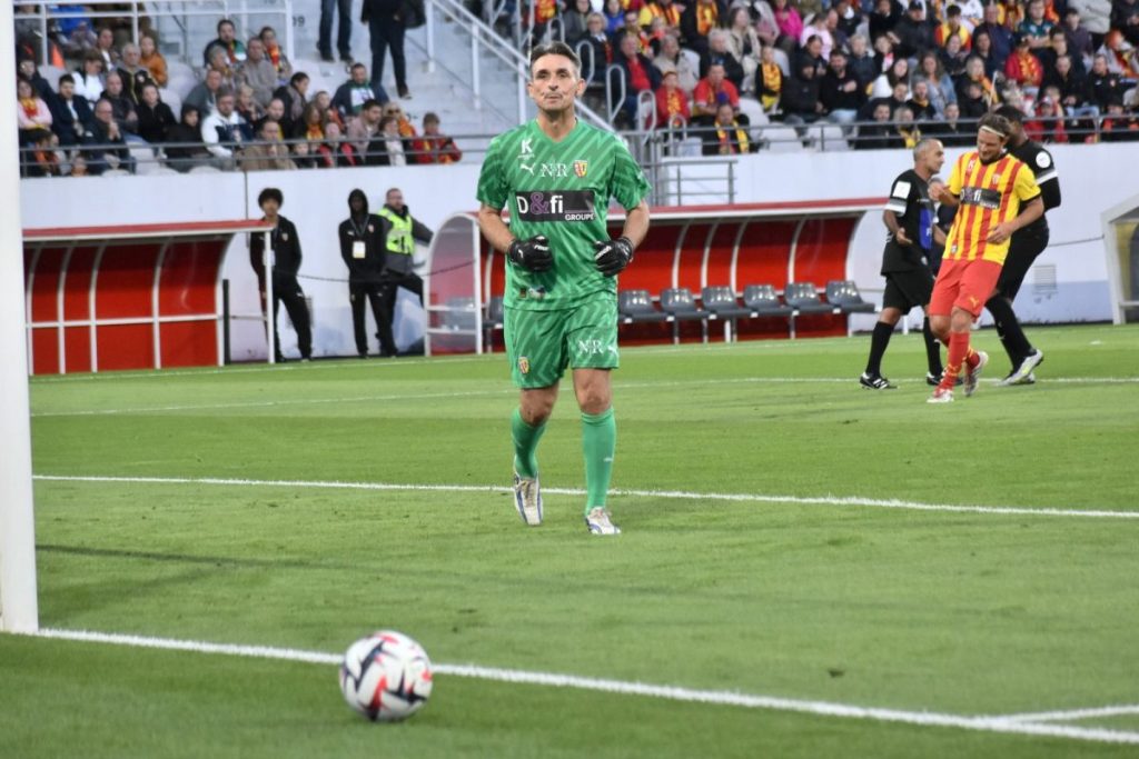 découvrez les légendes emblématiques du rc lens, un club riche en histoire et en talents. plongez dans l'univers des grands joueurs qui ont marqué la passion des supporters et l'héritage sportif du racing club de lens.