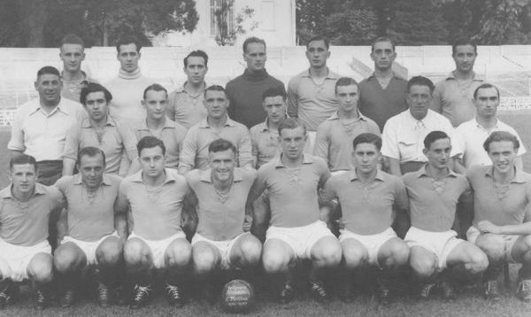 découvrez les légendes emblématiques du rsc anderlecht, un club riche en histoire et en succès. plongez dans l'univers passionnant des joueurs qui ont marqué de leur empreinte le football belge et européen.