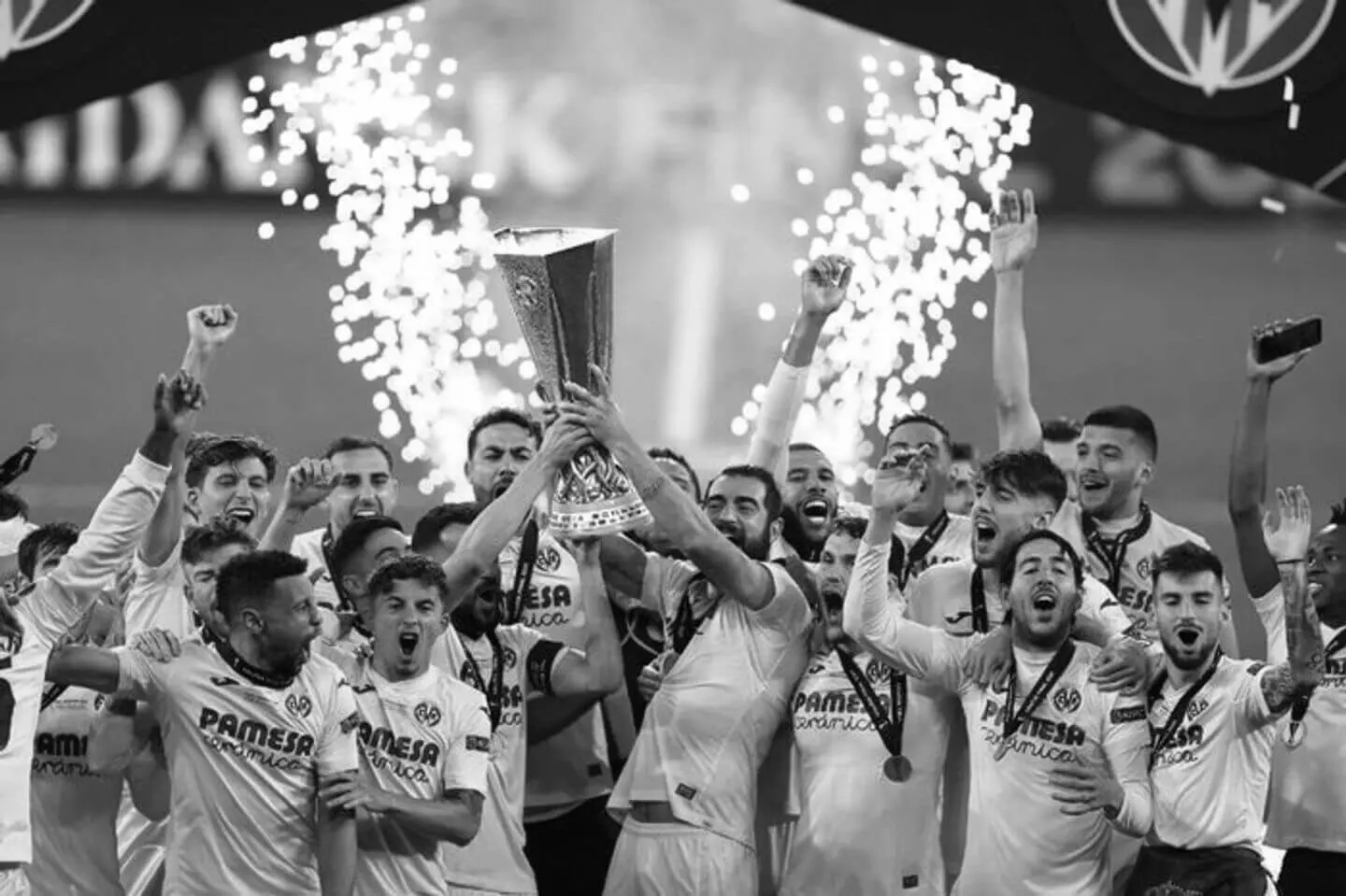 Les 10 légendes qui ont marqué l'histoire de Villarreal CF - plare. découvrez les légendes de villarreal, des joueurs emblématiques qui ont marqué l'histoire du club. plongez dans leurs parcours, performances mémorables et contributions au succès du villarreal cf.
