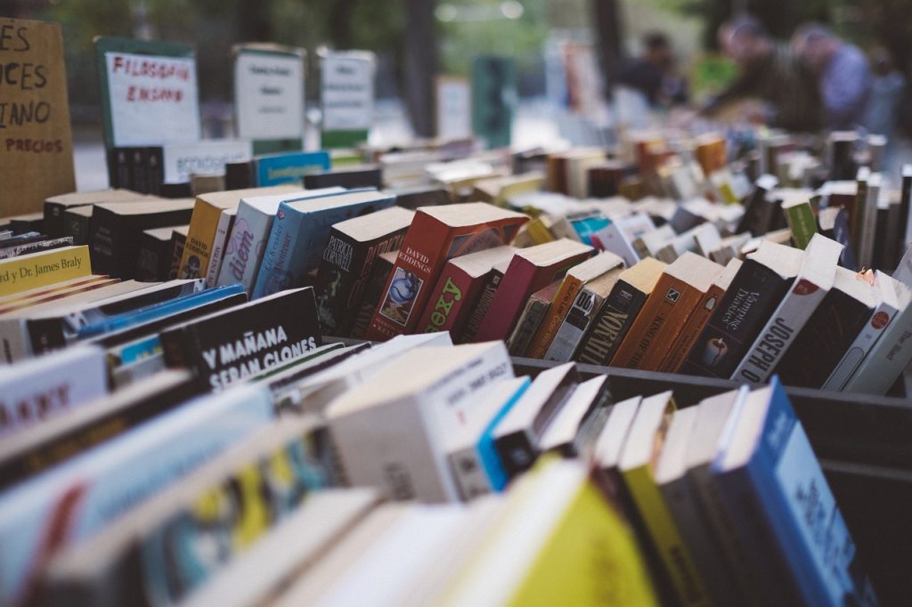 découvrez les meilleures librairies en ligne pour acheter vos livres préférés, explorer des nouveautés et profiter de promotions exclusives. accédez facilement à un vaste choix de titres dans tous les genres, tout en bénéficiant de conseils et de critiques de lecteurs passionnés.