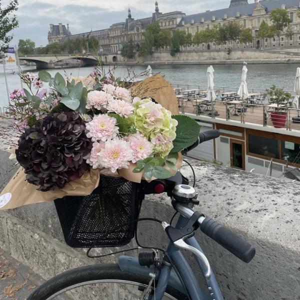Les 10des plateformes de livraison de fleurs directement chez vous - plare. découvrez notre service de livraison de fleurs, offrant une sélection variée de bouquets frais et élégants. que ce soit pour un anniversaire, un mariage ou toute occasion spéciale, nous garantissons une livraison rapide et soignée pour faire plaisir à vos proches.