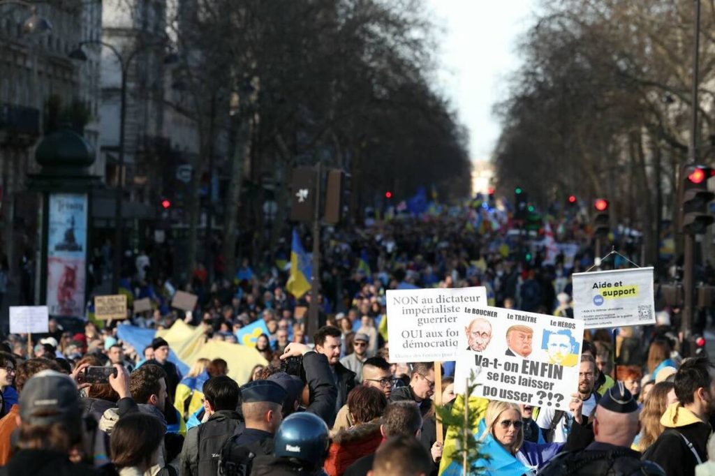 découvrez comment les manifestants utilisent l'intelligence artificielle pour organiser des mouvements sociaux, renforcer leur message et mobiliser un soutien à l'échelle mondiale. analyse des tendances et des innovations au cœur des luttes contemporaines.