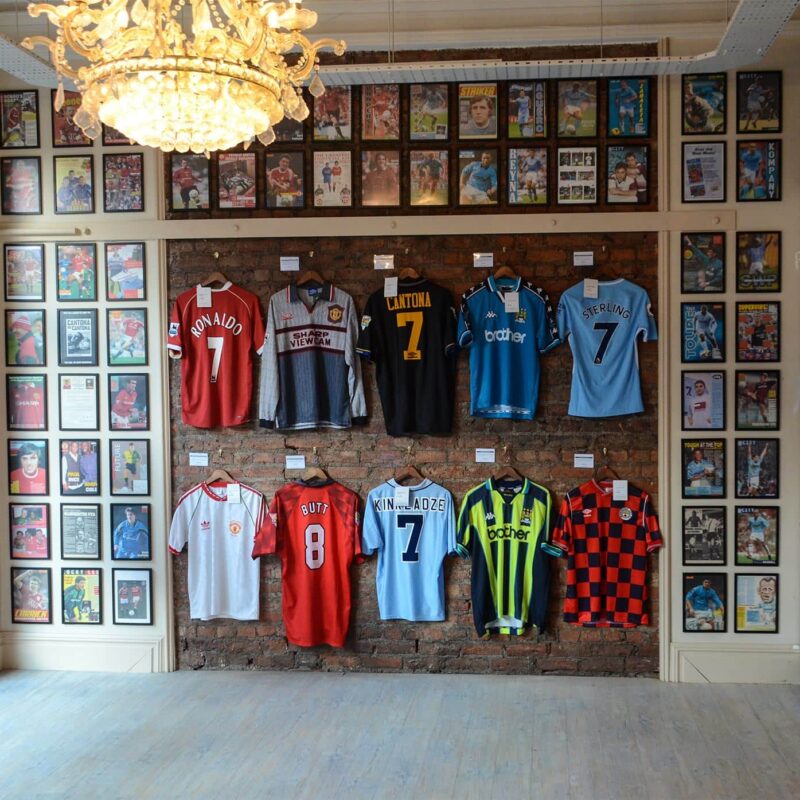 découvrez notre sélection des meilleures boutiques de football, où vous trouverez tout l'équipement, les maillots et les accessoires pour supporter votre équipe favorite. que vous soyez un joueur ou un fan, faites votre choix parmi les meilleurs produits et vivez votre passion du football pleinement !