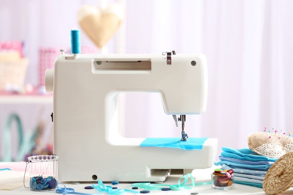 découvrez notre sélection des meilleures merceries en ligne pour tous vos projets de couture et de bricolage. trouvez des tissus de qualité, des accessoires variés et des fournitures indispensables à des prix compétitifs. profitez d'une expérience d'achat simple et pratique depuis chez vous.