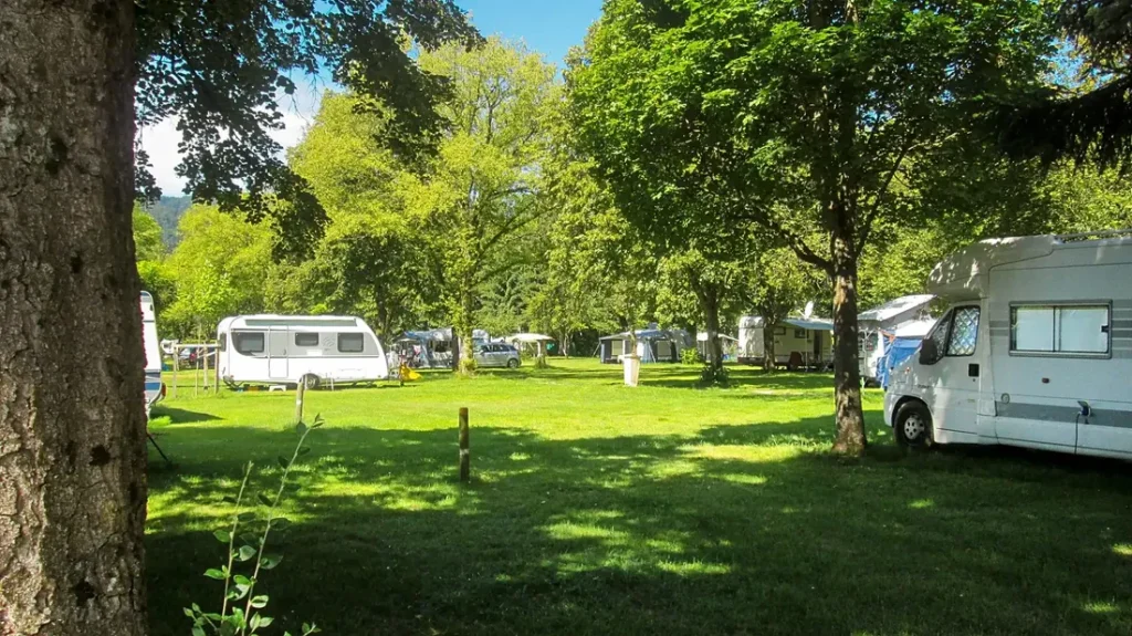 découvrez notre sélection des meilleures plateformes de camping pour planifier votre prochaine aventure en plein air. profitez d'options variées, d'avis d'utilisateurs et de conseils pour choisir l'expérience de camping idéale, que ce soit en pleine nature ou dans des campings aménagés.