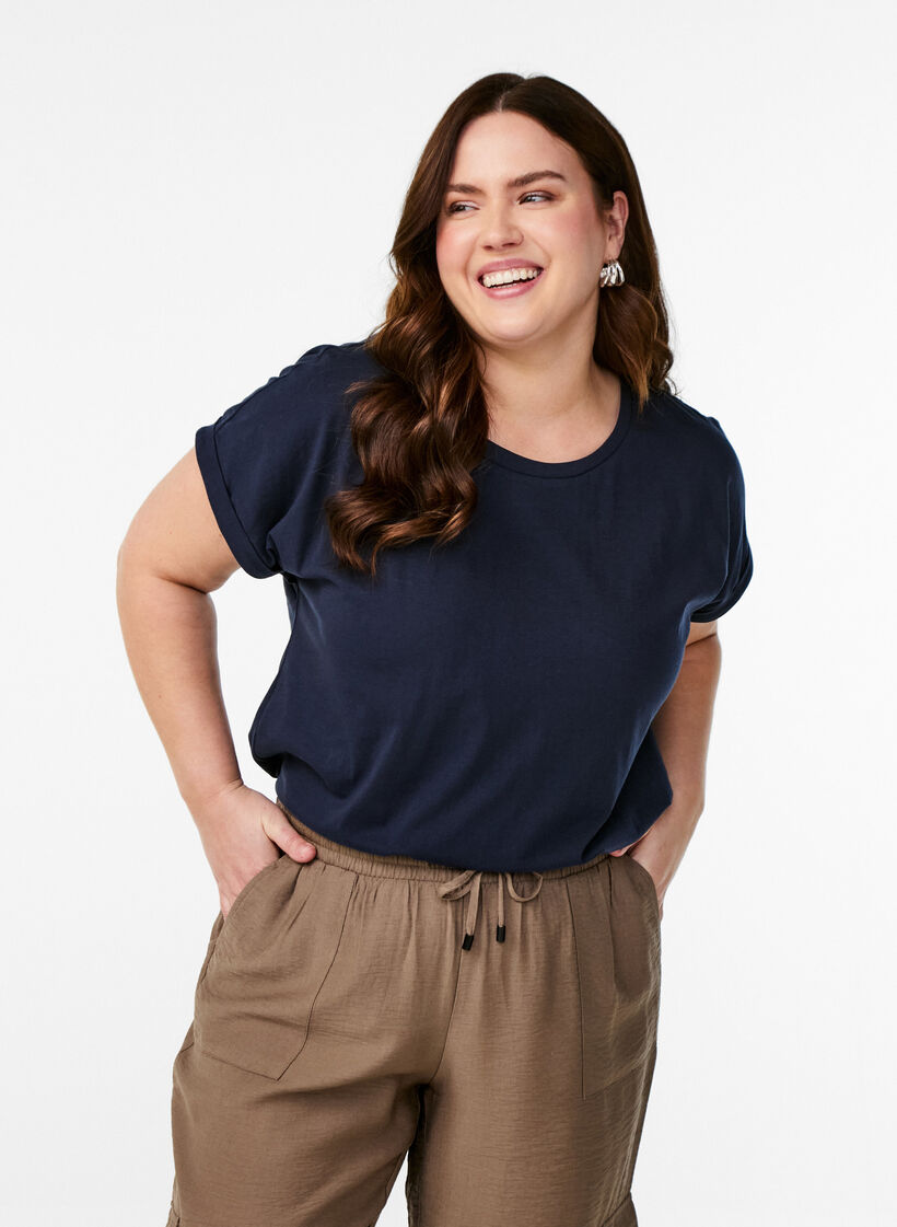 Les 10 meilleures plateformes pour dĂ©nicher des vĂȘtements grande taille - plare. dĂ©couvrez notre sĂ©lection des meilleures plateformes de vĂȘtements grande taille. trouvez des styles tendance et adaptĂ©s Ă toutes les morphologies, avec des conseils pour mettre en valeur votre silhouette et vous sentir bien dans votre peau.