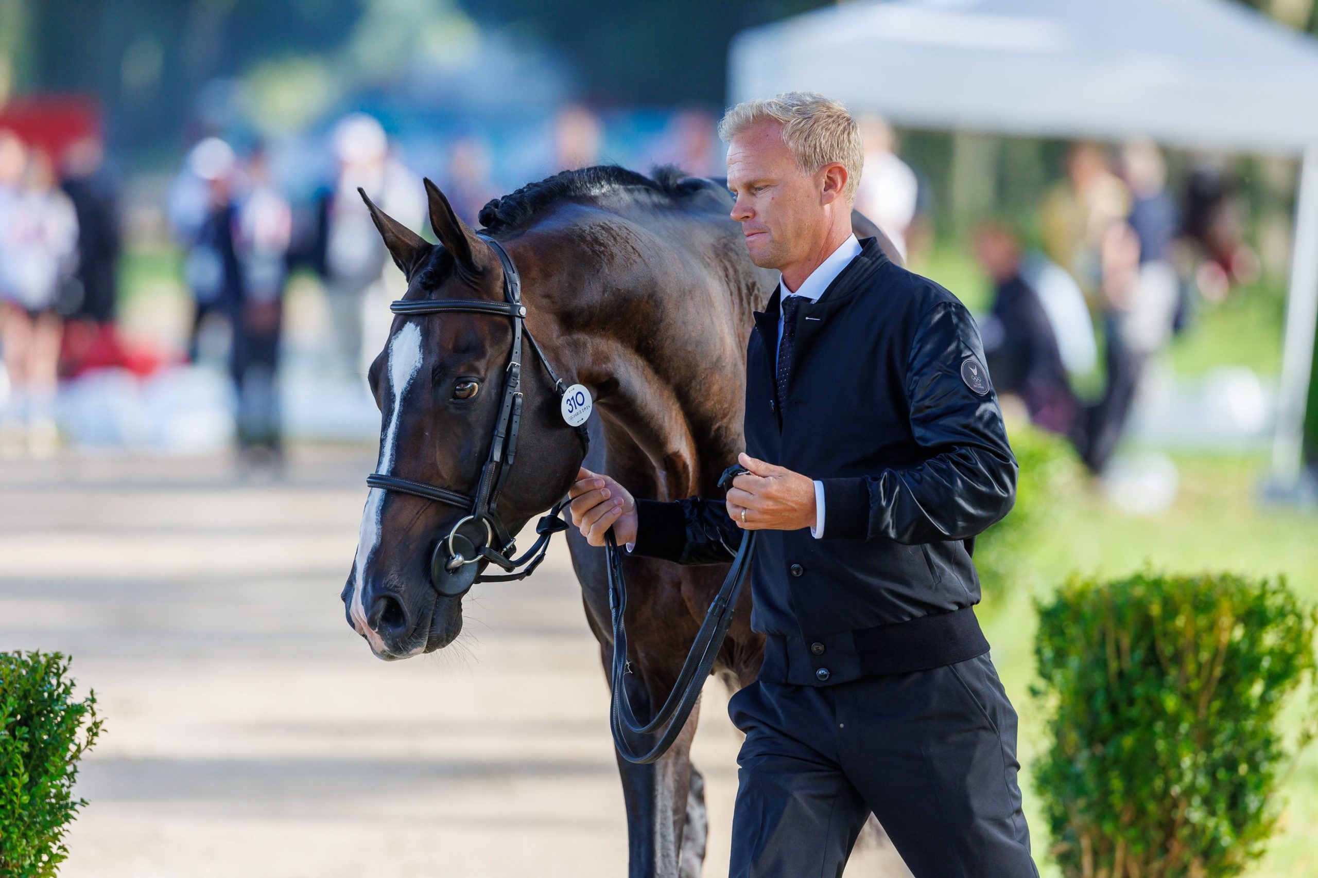 découvrez l'univers captivant des courses de chevaux à paris avec une touche belge. explorez les événements, les chevaux de course et les stratégies gagnantes pour parier comme un pro. rejoignez-nous pour vivre l'excitation des paris sur les courses de chevaux à paris, tout en célébrant la passion des turfistes belges.