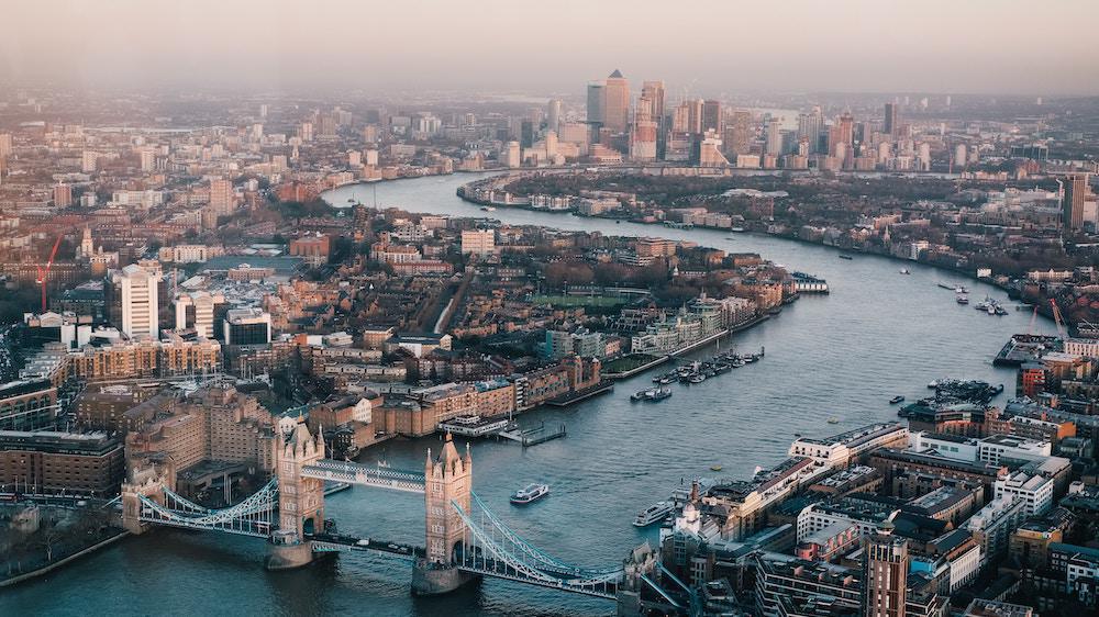 Atos confirme son partenariat renouvelé avec Google Cloud - plare. découvrez comment le partenariat entre atos et google transforme les solutions technologiques et améliore les performances des entreprises. explorez des innovations en cloud, intelligence artificielle et big data.