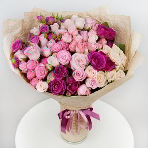 Les 10 services de livraison de fleurs à domicile les plus appréciés en Belgique - plare. découvrez nos services de livraison de fleurs en belgique : des bouquets frais et élégants, livrés directement à votre porte pour toutes les occasions. commandez en ligne et faites plaisir à vos proches avec des fleurs de qualité.