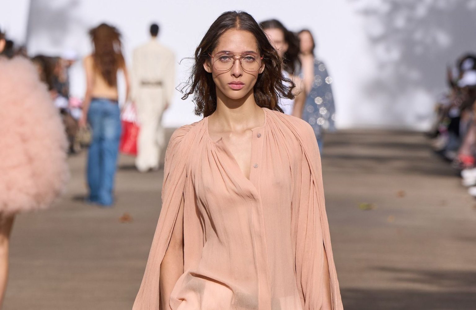 découvrez les tendances incontournables de la mode féminine en 2025 à travers notre sélection de sites spécialisés. explorez les dernières nouveautés, conseils de style et inspirations pour être à la pointe de la mode cette année.