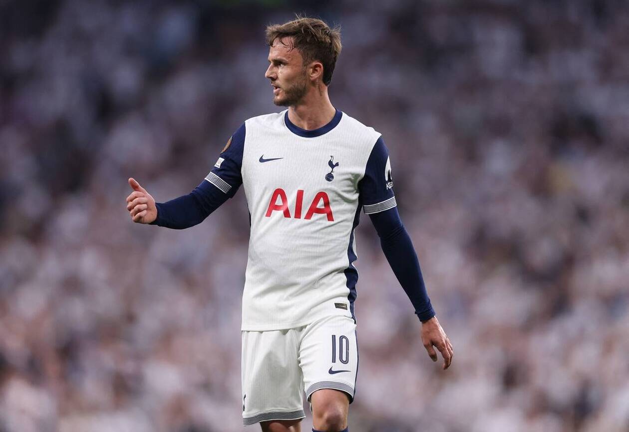 Les 10 incontournables : top 10 des joueurs légendaires de l'histoire de Tottenham - plare. découvrez notre sélection des 10 meilleurs joueurs de tottenham hotspur, mettant en lumière leurs performances, statistiques et moments marquants qui ont façonné l'histoire du club. plongez dans l'univers des étoiles de cette équipe emblématique.
