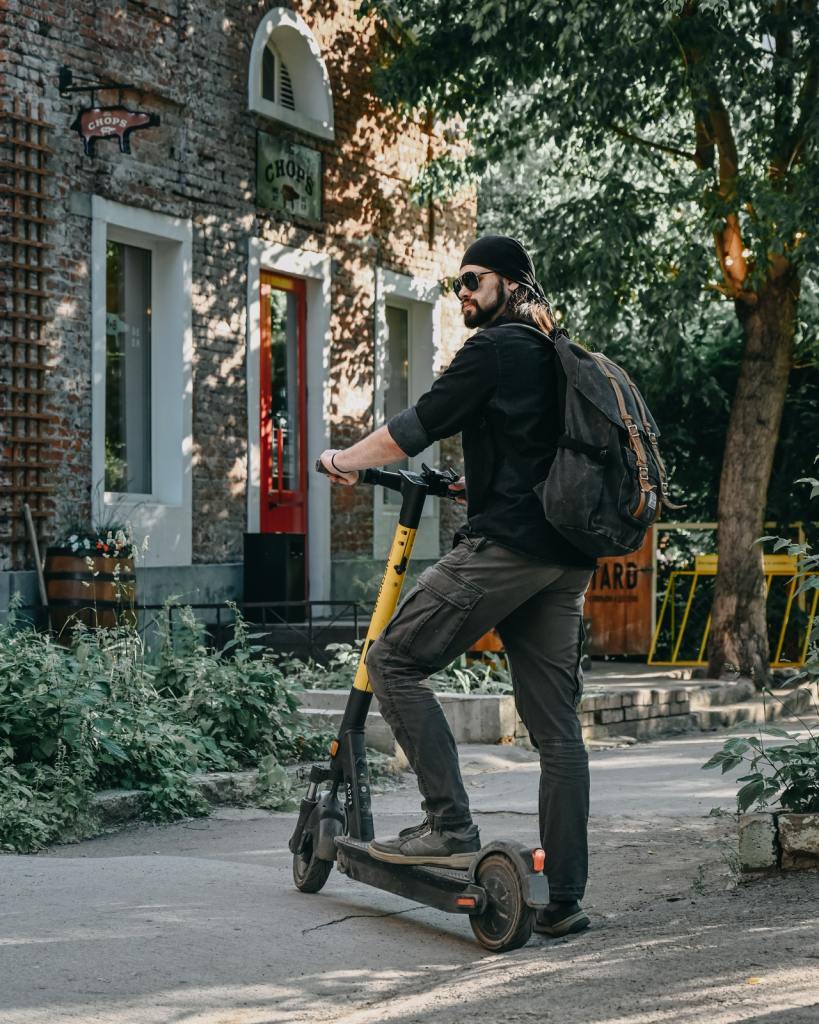 Les 10 des sites pour dénicher votre trottinette électrique - plare. découvrez notre sélection des 10 meilleurs sites pour acheter une trottinette électrique. comparez les modèles, les prix et profitez des conseils d'experts pour faire le bon choix.