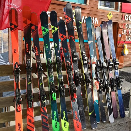 Les 10 meilleures plateformes pour réserver vos vacances au ski - plare. découvrez notre sélection des meilleures plateformes de ski qui vous offrent tout ce dont vous avez besoin pour profiter pleinement de votre saison d'hiver. comparez les offres, les équipements et les services des stations de ski les plus prisées pour un séjour inoubliable sur les pistes.