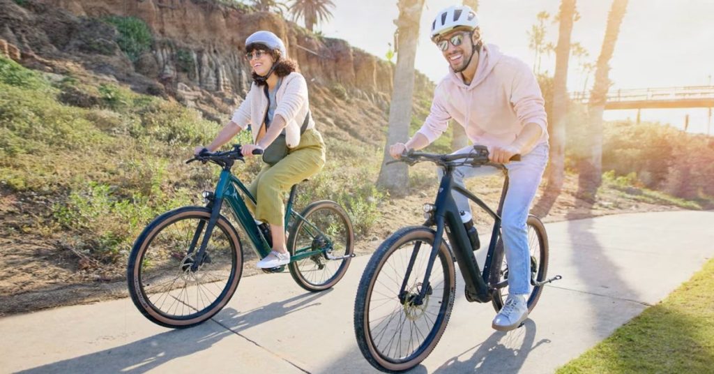 California adopte des lois innovantes pour renforcer la sécurité des vélos électriques