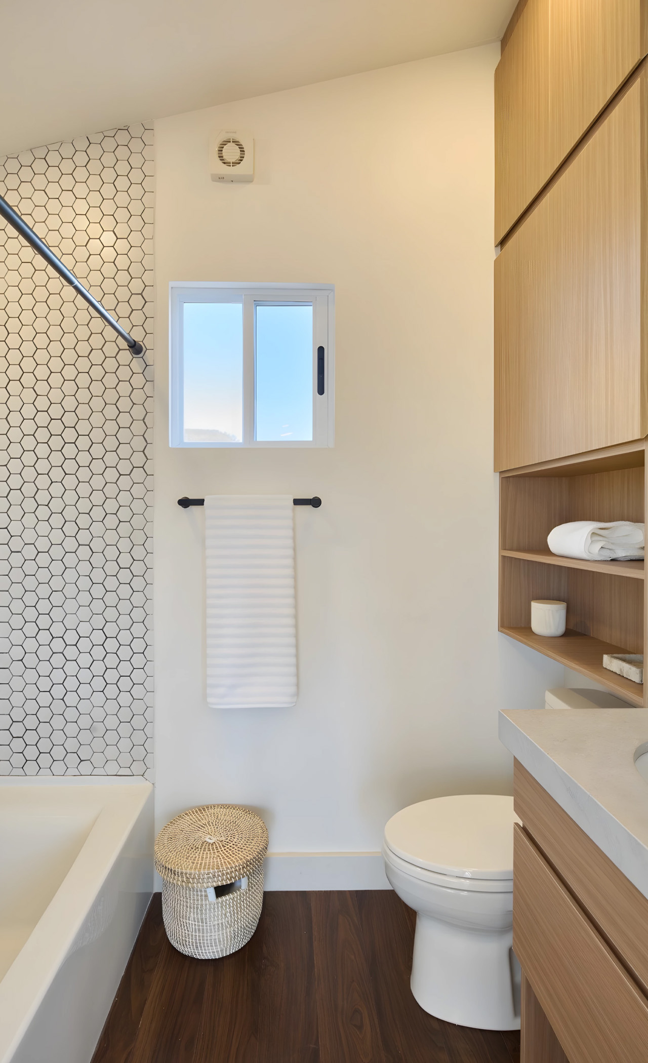 1754350398 930 Decouvrez Comment les Maitres des Tiny Homes Maximisent Chaque Metre - plare.
