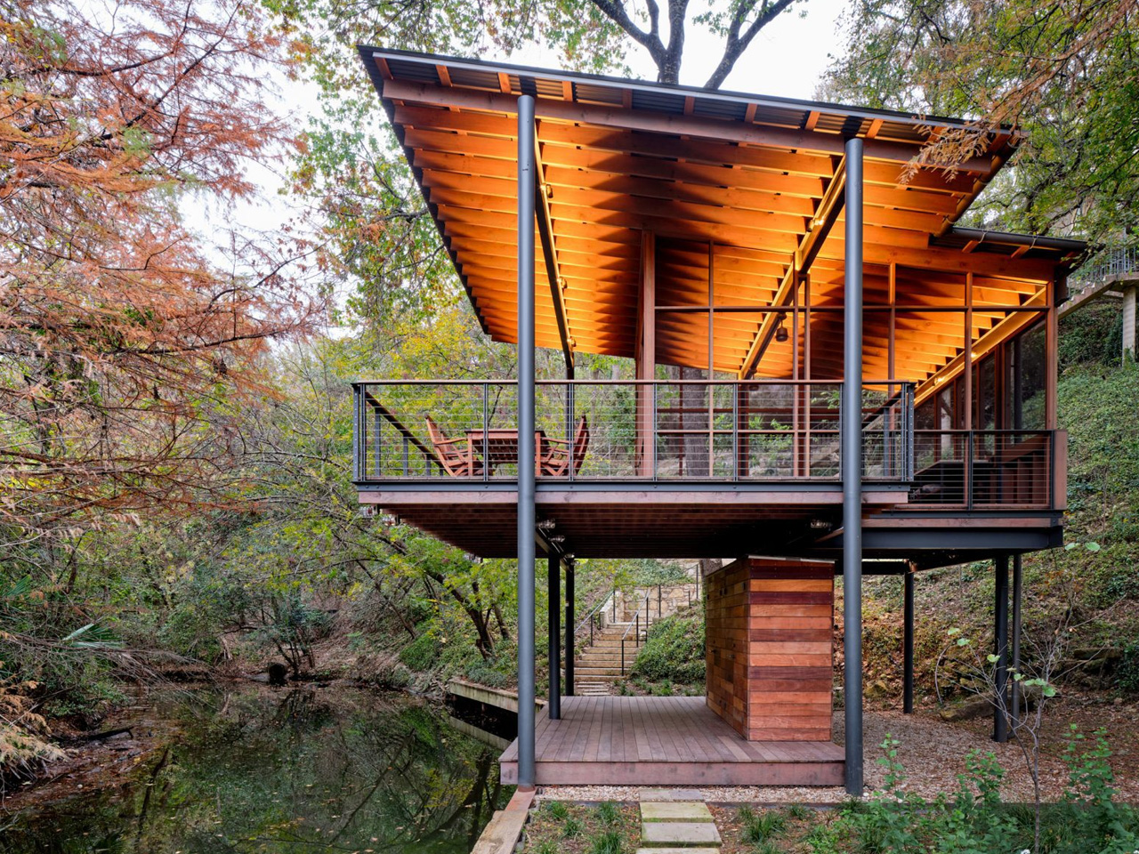 1754436737 867 Decouvrez ce Pavillon Epoustouflant Qui Surplombe un Ruisseau Une - plare.