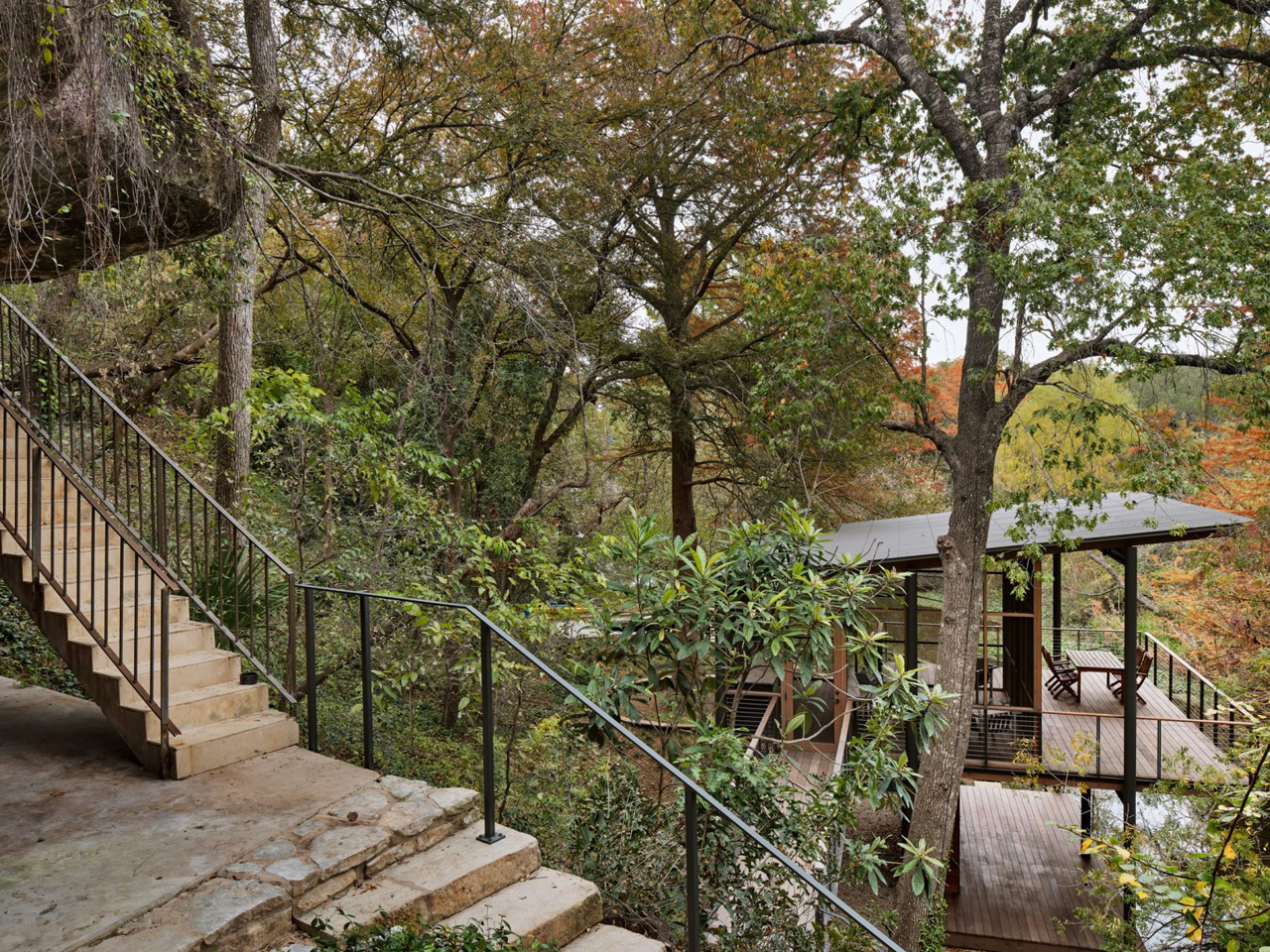 1754436738 776 Decouvrez ce Pavillon Epoustouflant Qui Surplombe un Ruisseau Une - plare.
