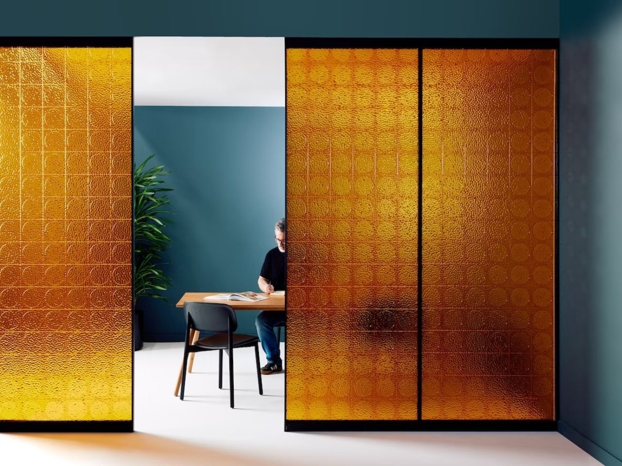 1754470810 194 Decouvrez Know New Plastic Des Textures Innovantes pour un - plare.