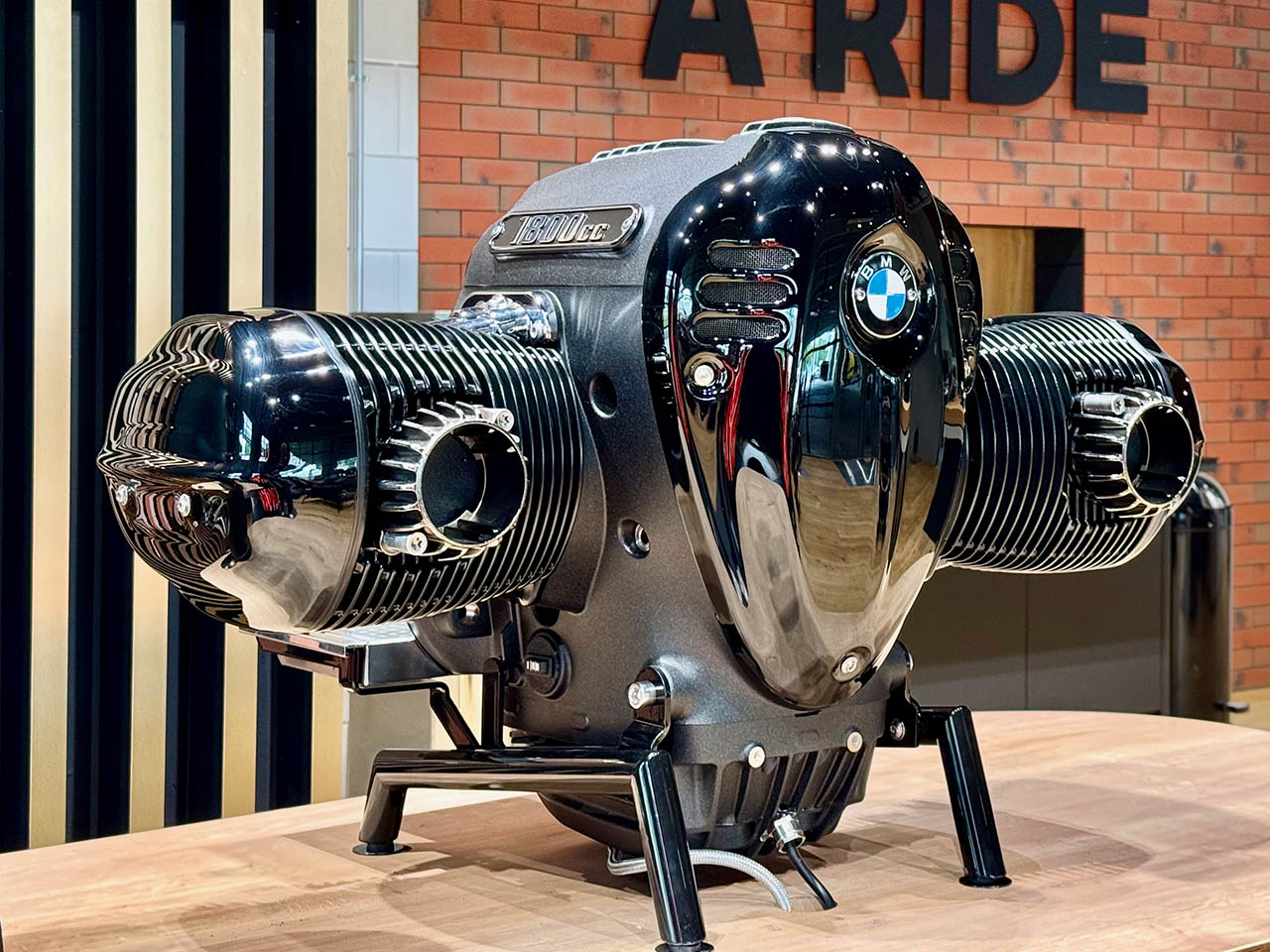 1754495906 4 Decouvrez comment BMW revolutionne le monde du cafe avec ses - plare.