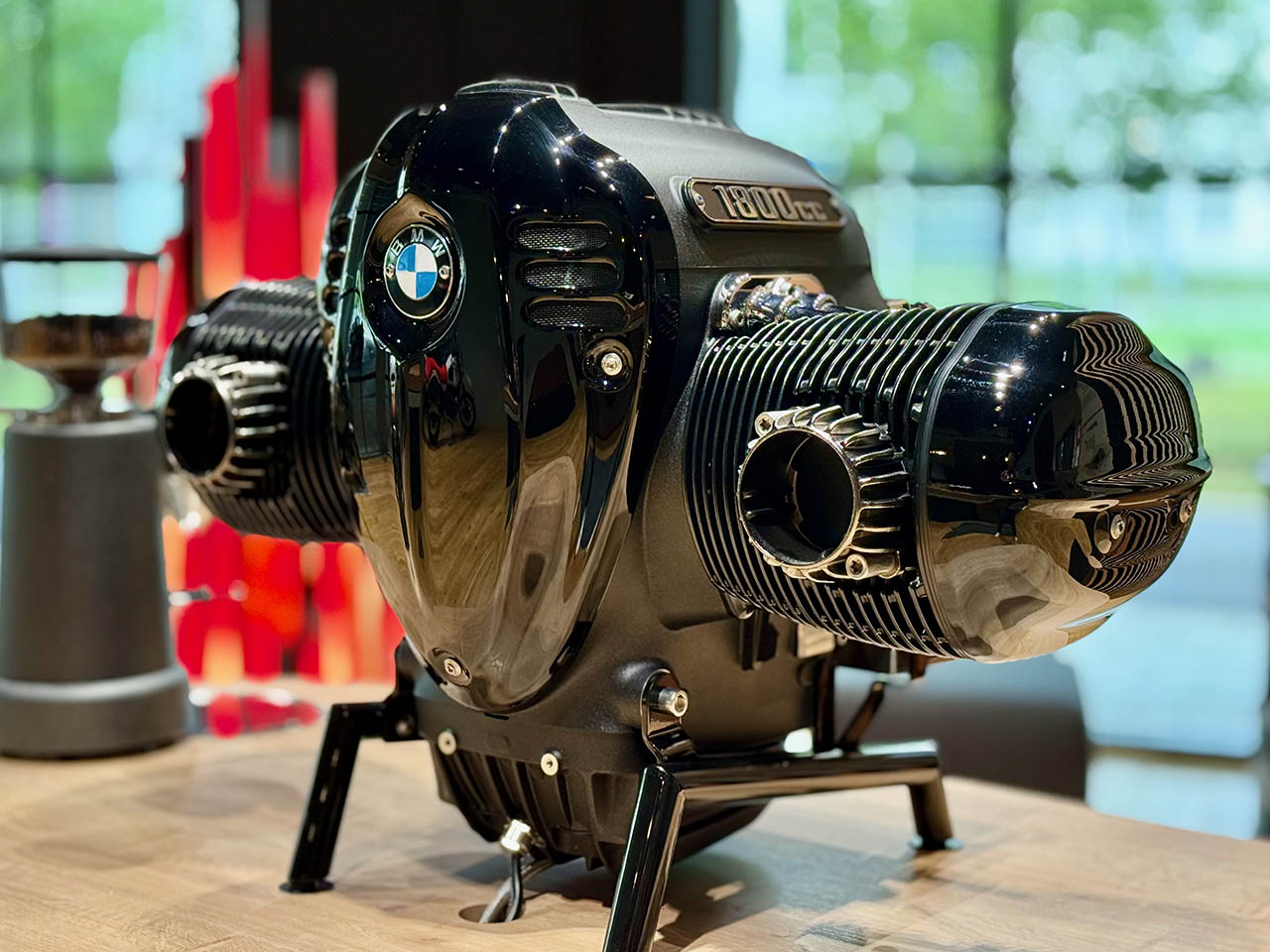 1754495907 601 Decouvrez comment BMW revolutionne le monde du cafe avec ses - plare.